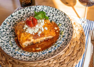 Klassische griechische Hauptgerichte im Restaurant Zum Griechen in Pliening – frisch zubereitet und typisch mediterran.