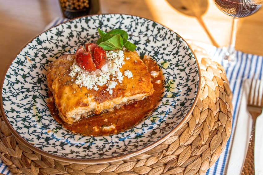 Klassische griechische Hauptgerichte im Restaurant Zum Griechen in Pliening – frisch zubereitet und typisch mediterran.